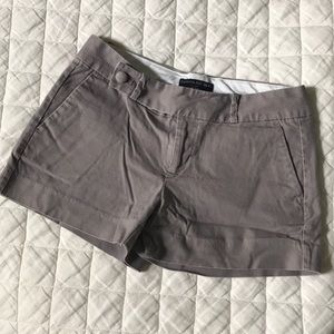 Banana Republic. Size 2P.  Taupe Shorts.